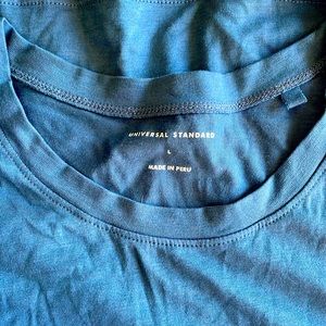 Universal standard size L femme blue t shirt